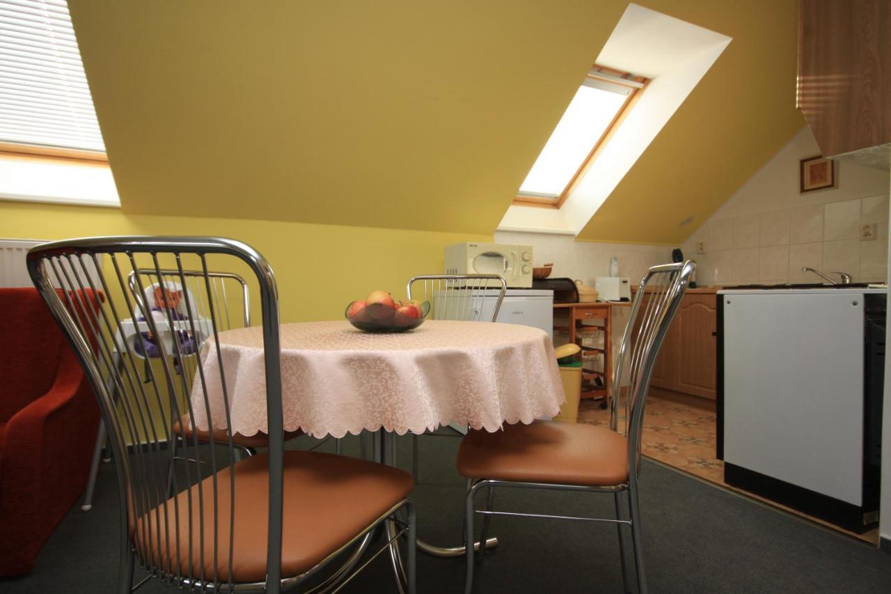 Apartmán pod Černou horou Rožnov pod Radhoštěm Esterno foto